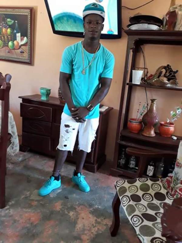 Date this pretty France man Starling from Guyana FR292