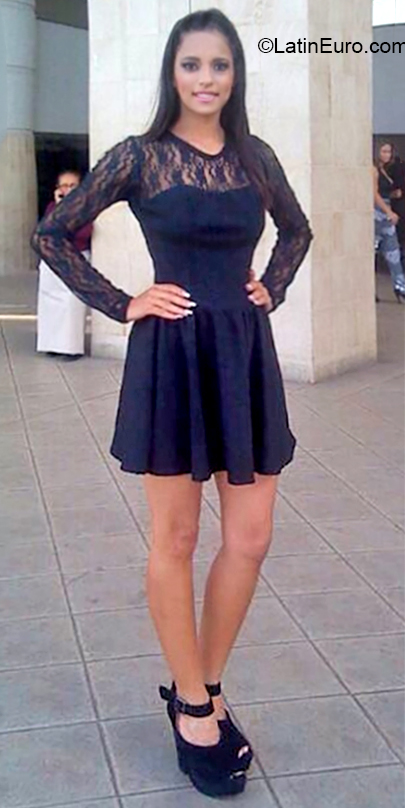 Date this cute Colombia girl Genesis from Bogota CO26006
