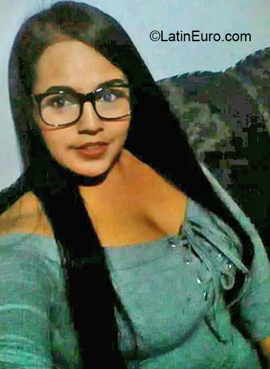 Date this voluptuous Colombia girl Eliza from Medellin CO26029