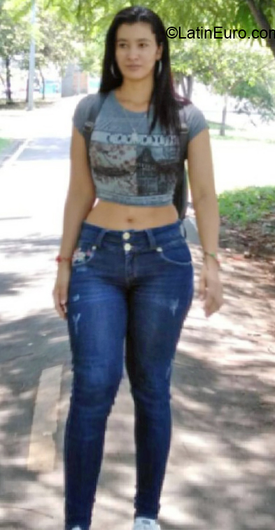 Date this hot Colombia girl Angela from Cali CO26034