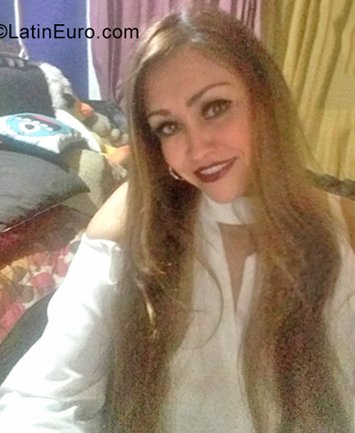 Date this attractive Colombia girl Diana from Bogota CO26040