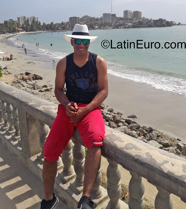 Date this sultry Colombia man Oliver from Cali CO26065