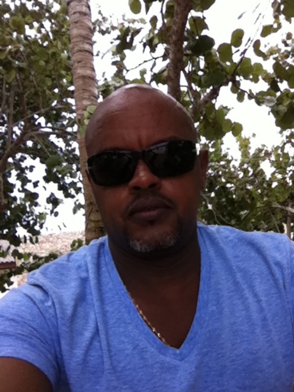 Date this athletic Canada man T from Toronto CA816
