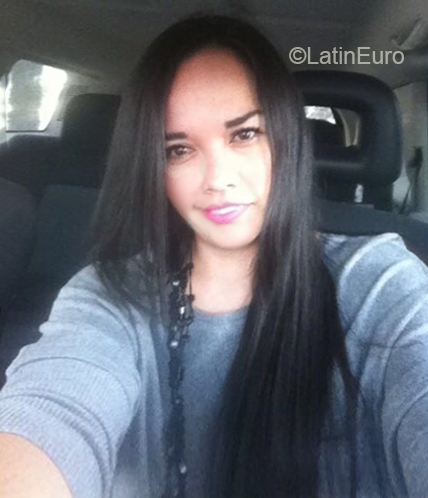 Date this georgeous Mexico girl Paola from Leon MX1692
