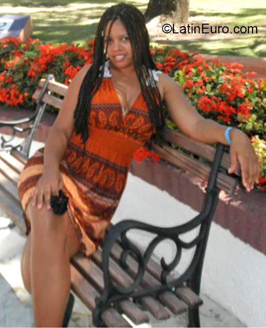 Date this good-looking Dominican Republic girl Yoli from Santo Domingo DO36136