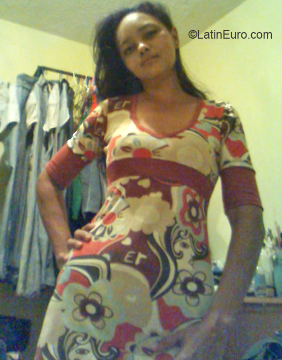 Date this passionate Venezuela girl Yobix from Ciudad Bbolivar VE2715