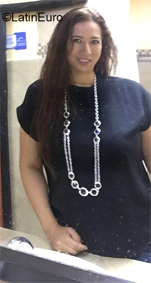 Date this beautiful Ecuador girl Yesica from Tena EC377