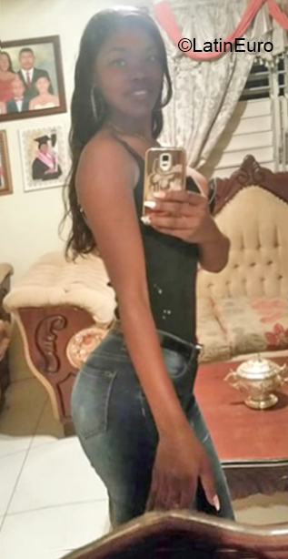 Date this happy Dominican Republic girl Marisol from Santo Domingo DO36216