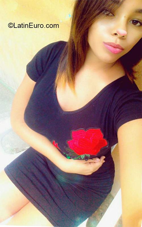 Date this young Dominican Republic girl Yersie from Santiago DO36235