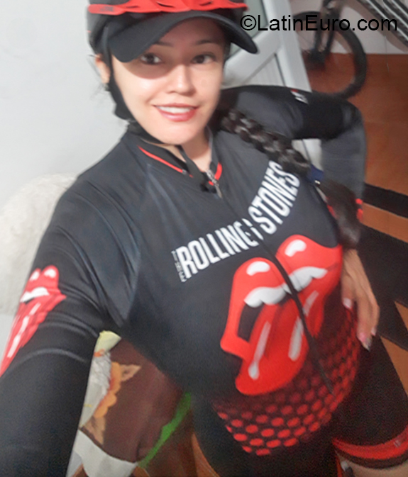 Date this young Colombia girl Sandra from Yopal CO26160