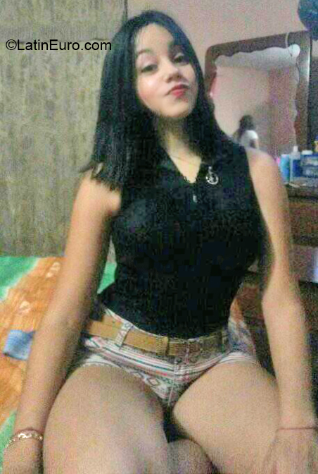 Date this athletic Venezuela girl Ana from Barquisimeto VE2744