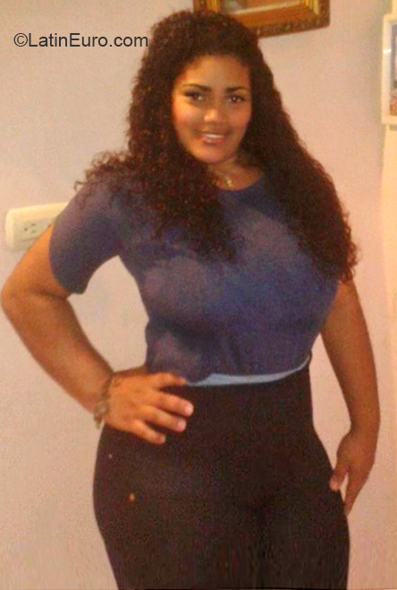 Date this lovely Venezuela girl Nati from Venezuela VE2748
