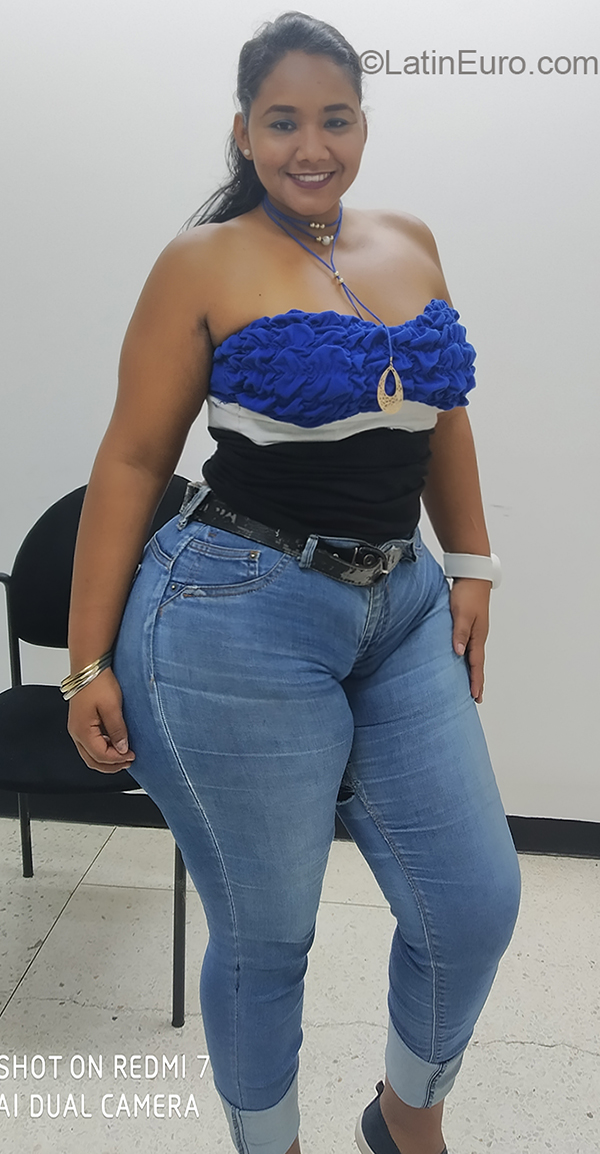 Date this stunning Venezuela girl Luisania from Caracas VE2753