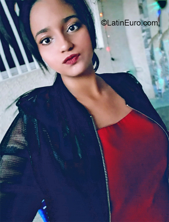 Date this beautiful Venezuela girl Johanna from Maracaibo VE2754