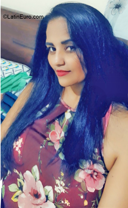 Date this foxy Dominican Republic girl Jacqueline from Santiago DO36386