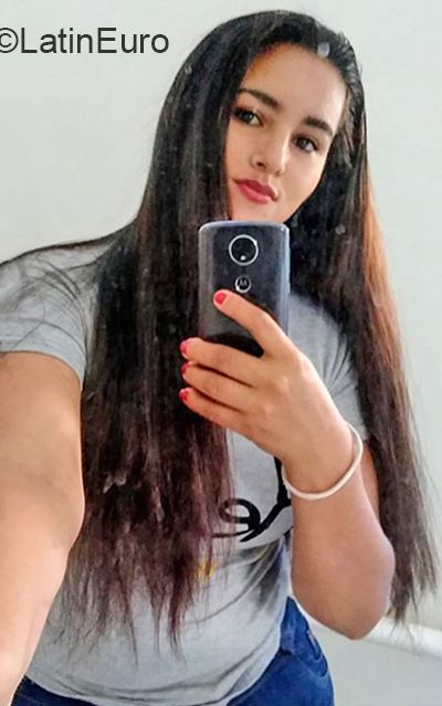 Date this exotic Colombia girl Erica from Bucaramanga CO26205