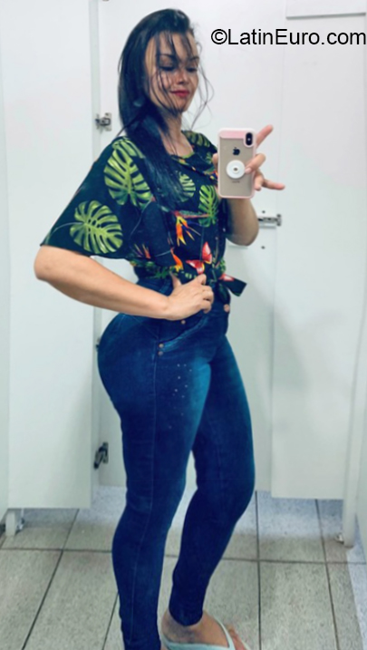 Date this tall Brazil girl Renata from Baixo Guabdu BR10946