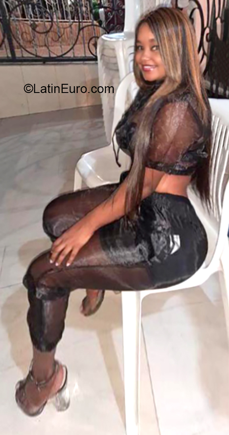 Date this stunning Colombia girl Kimberley from Cali CO26221