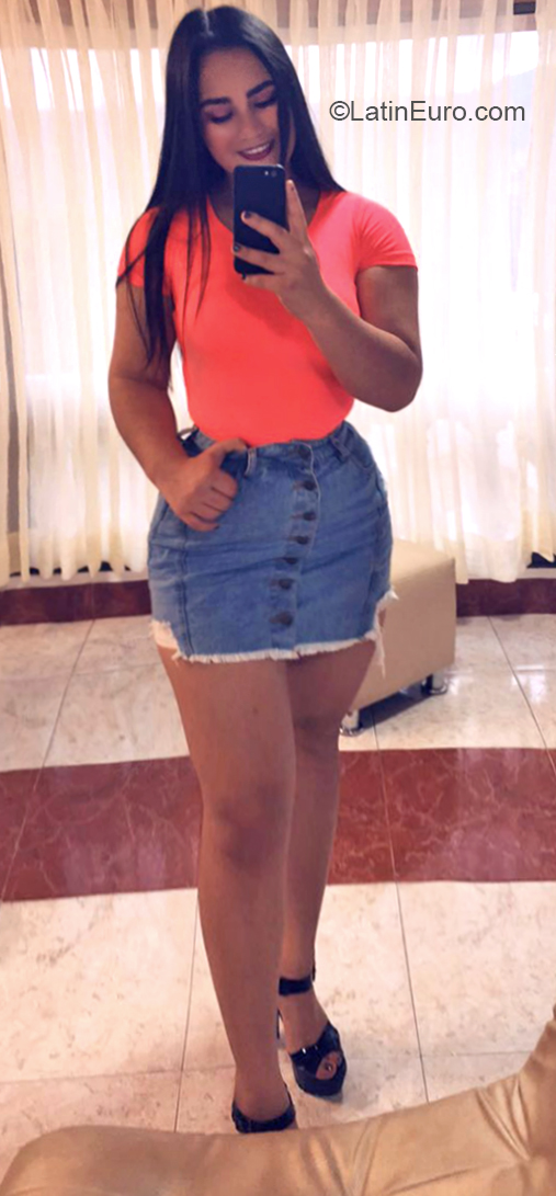 Date this athletic Colombia girl Yeimi from Cali CO26224