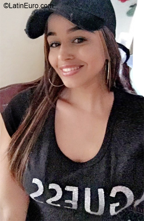 Date this gorgeous Dominican Republic girl PAMELA from Santo Domigo DO36433