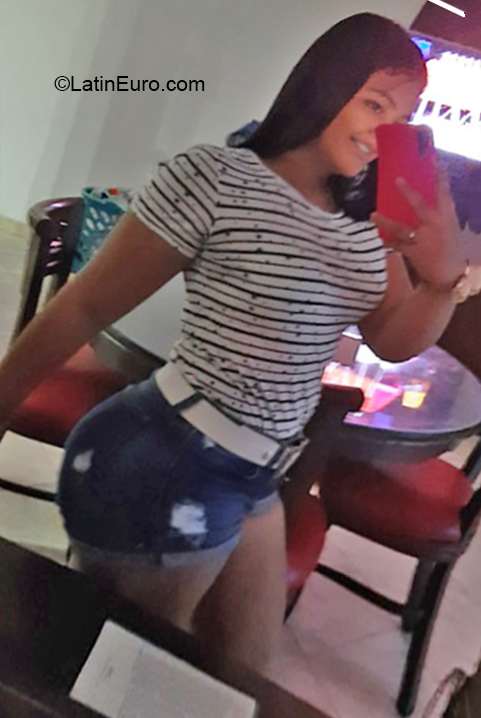 Date this tall Colombia girl Alexandra from Medellin CO26233