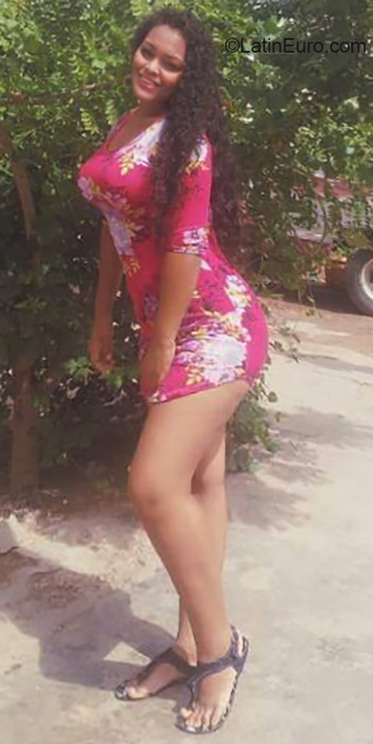 Date this passionate Venezuela girl Wilmery from Falcon VE2776