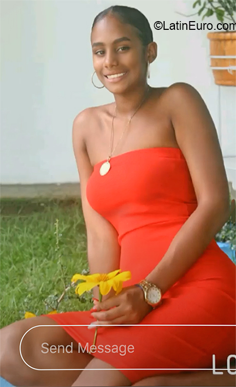 Date this nice looking Dominican Republic girl Scarlin from Santiago DO36565