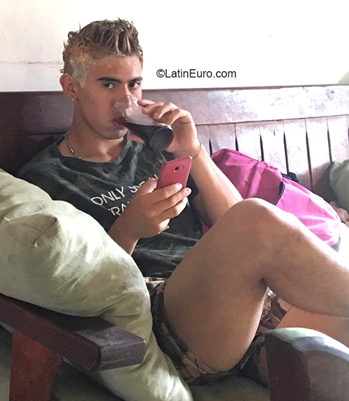 Date this georgeous Argentina man Tomas from Rio Negro AR262