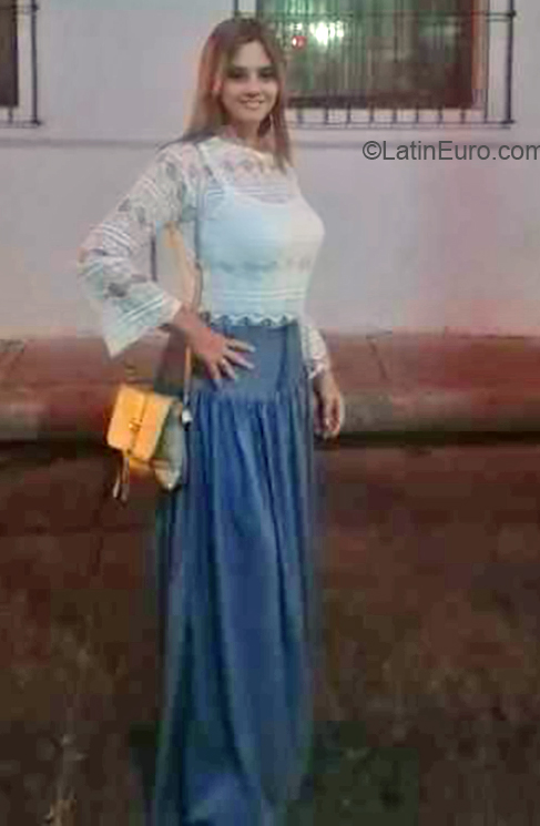 Date this foxy Colombia girl Monica from Cucuta CO27056