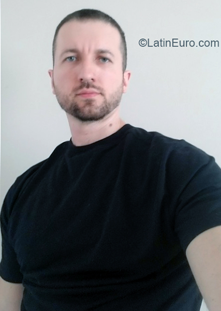 Date this young Canada man Daniel from Sherbrooke CA823
