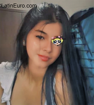 Date this young Colombia girl Juliana from Medellin CO26311