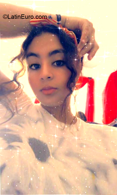 Date this pretty Dominican Republic girl Johanna from La Vega DO36688