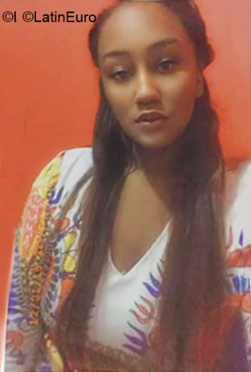 Date this pretty Dominican Republic girl Noemy from Santo Domingo DO36713