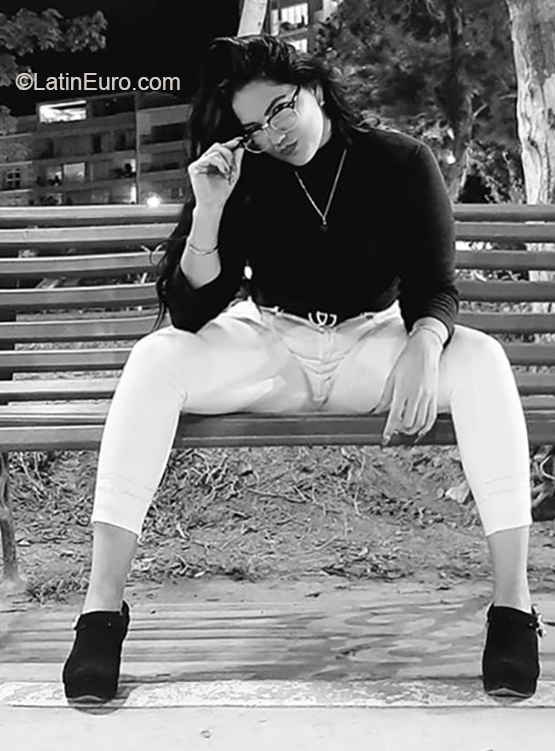 Date this attractive Peru girl Kemberli from Lima PE1463