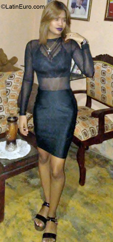 Date this cute Dominican Republic girl Angela from Santo Domingo DO36757