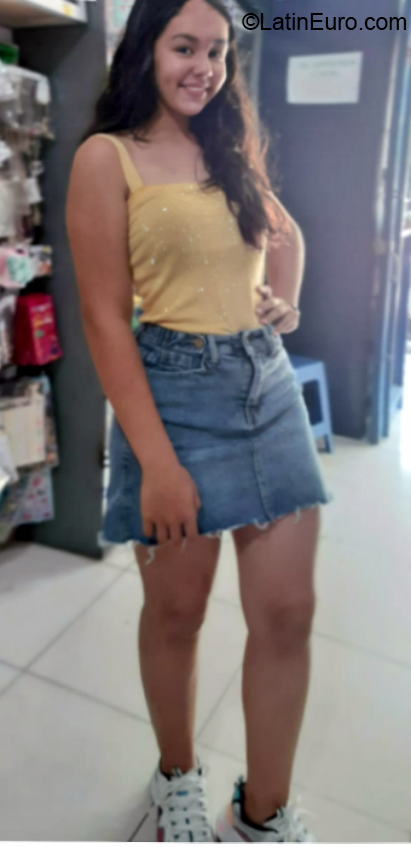Date this exotic Colombia girl Daniela from Bogota CO26380