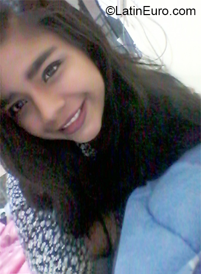 Date this tall Peru girl Meriam from Chiclayo PE1464