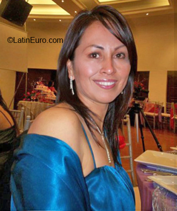 Date this nice looking Colombia girl Rubi from Bogota CO26387