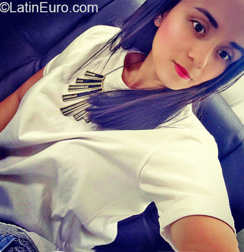 Date this passionate Colombia girl Vanessa from Manizales CO26404