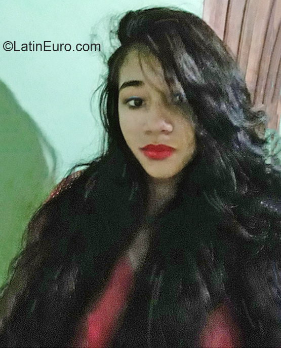 Date this sultry Brazil girl Tatiane from Paragominas BR10979