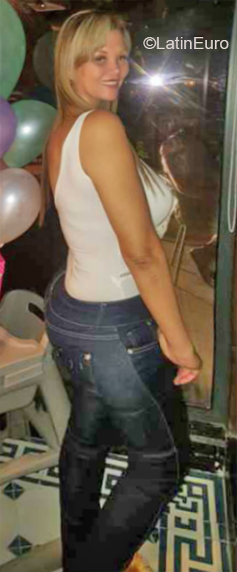 Date this georgeous Colombia girl Laura from Cartagena CO26411