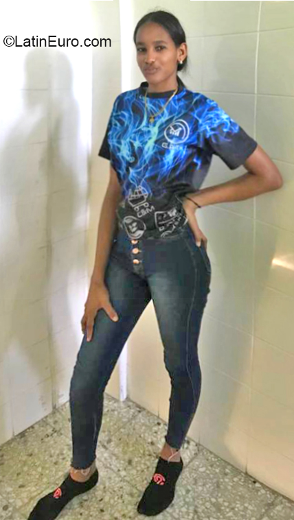 Date this passionate Dominican Republic girl Nayali from Santiago DO36824