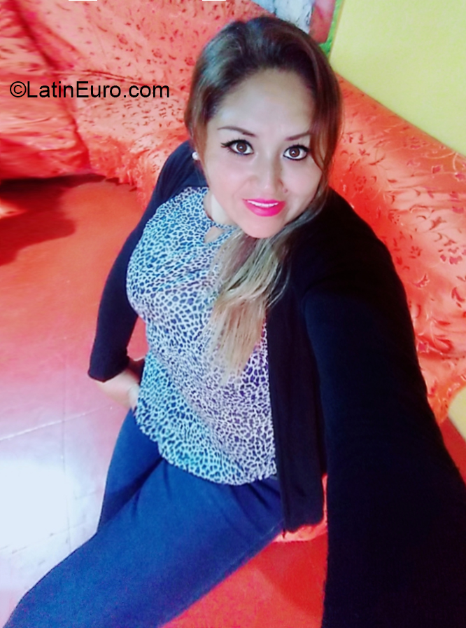 Date this stunning Peru girl Ana from Arequipa PE1467