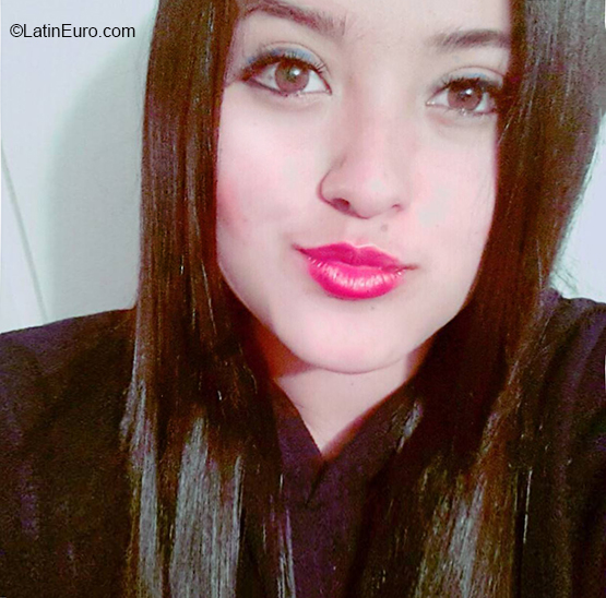Date this passionate Ecuador girl Jhoana from Guaranda EC411