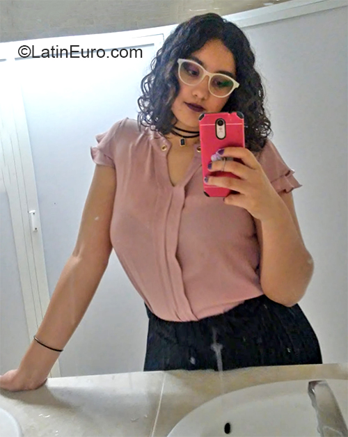 Date this hot Mexico girl Lupita from Zacatecas MX1732