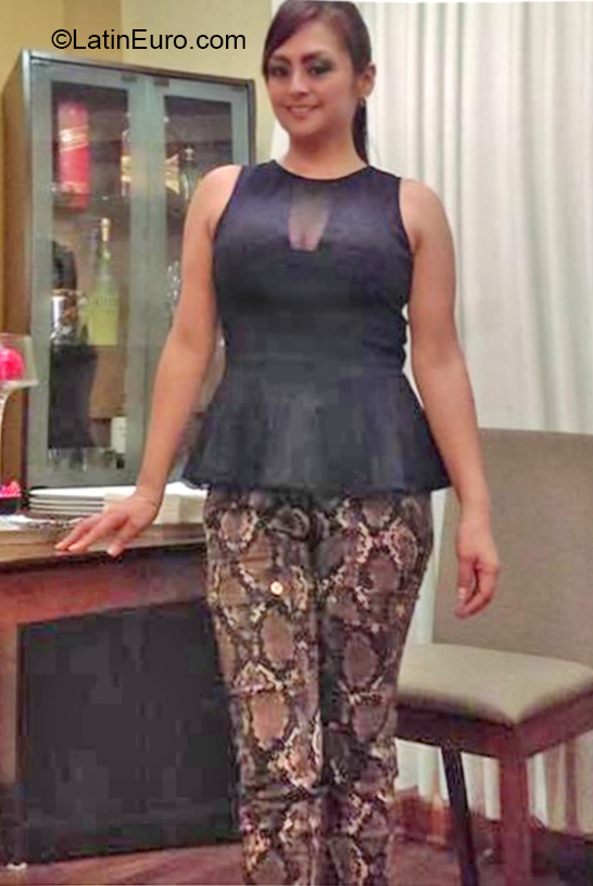 Date this voluptuous Peru girl Jessica from Lima PE1468
