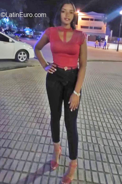 Date this good-looking Dominican Republic girl Nicaury valenzu from San Juan De La Maguana DO36865