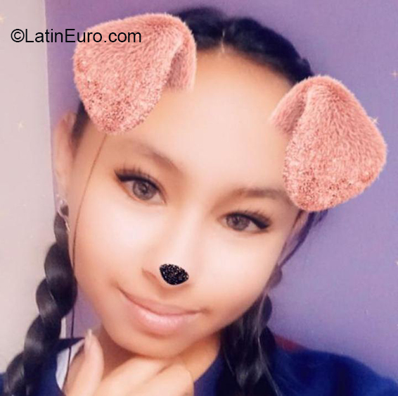 Date this charming Colombia girl Lorena from Bogota CO26455