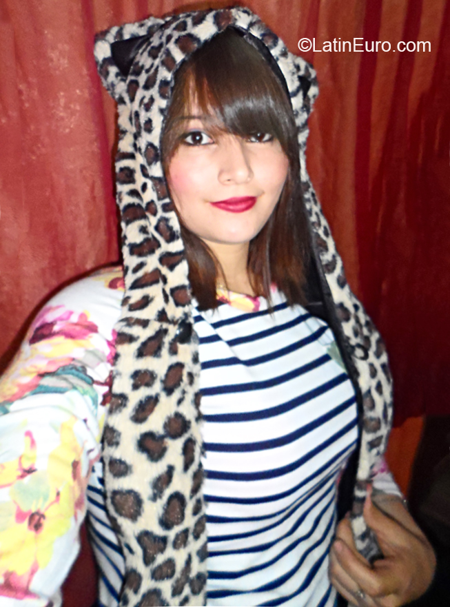 Date this funny El Salvador girl Monika from San Salvador SV104
