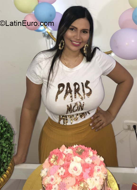 Date this cute Colombia girl Estefany from Santa Marta CO26472